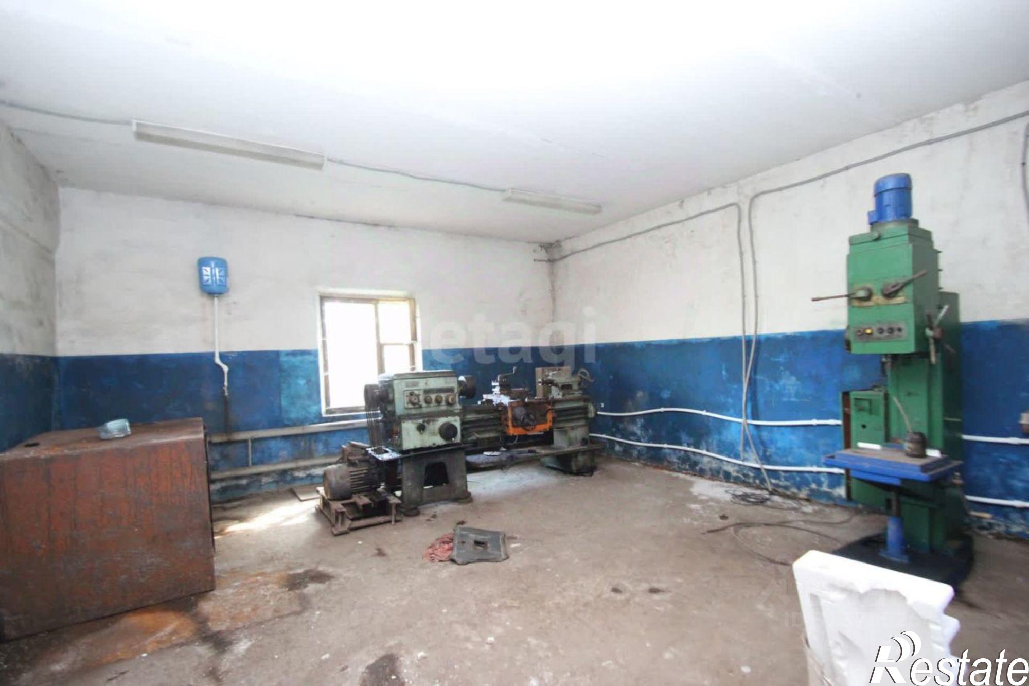 Купить складское помещение за 20 000 300 рублей на Малоярославецкий район